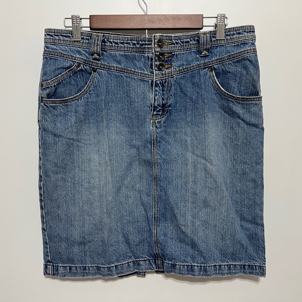 Canyon River Blues Womens Blue Denim Jean Skirt Size 10 Embroidered Pockets Y2K